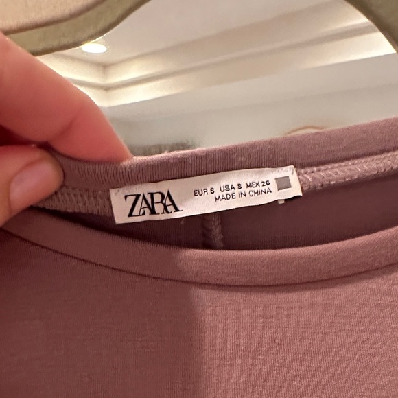 Zara Basic Cropped Pullover - Picture 2 of 6